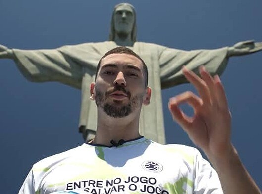 Count Us In and Earth FC football campaign challenging G20 leaders in Rio to not drop the ball on climate action.